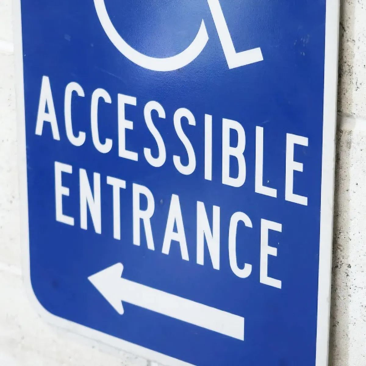 ACCESSIBLE ENTRANCE メタルサイン