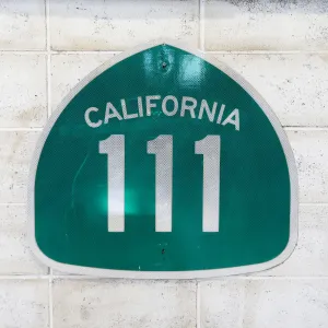 CALIFORNIA 111 ロードサイン