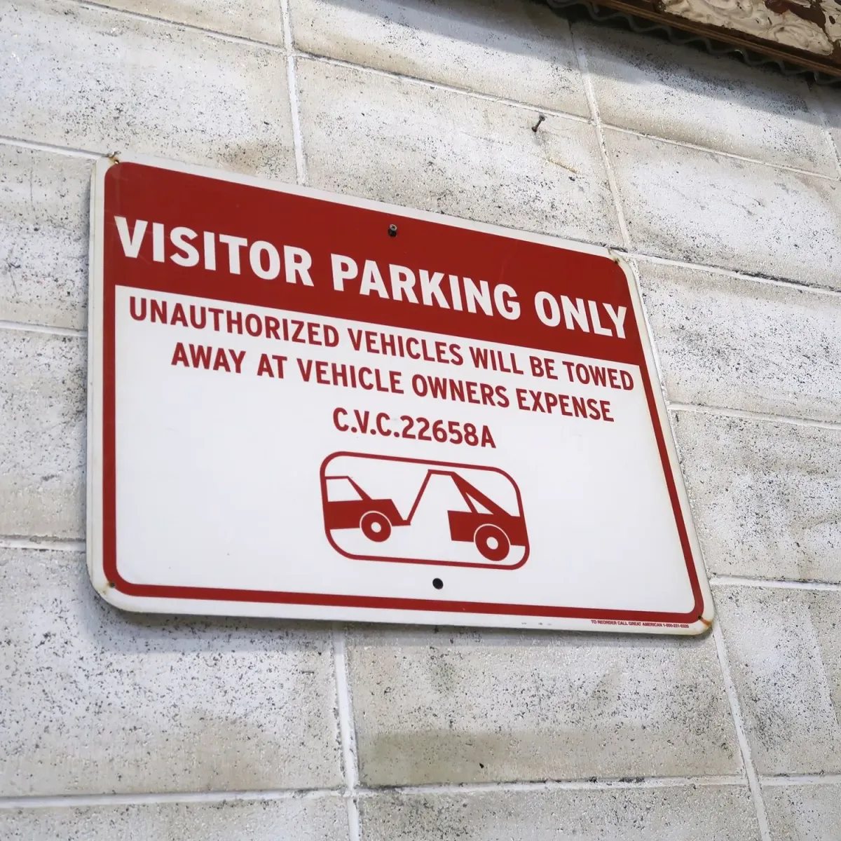 ロードサイン VISITOR PARKING ONLY