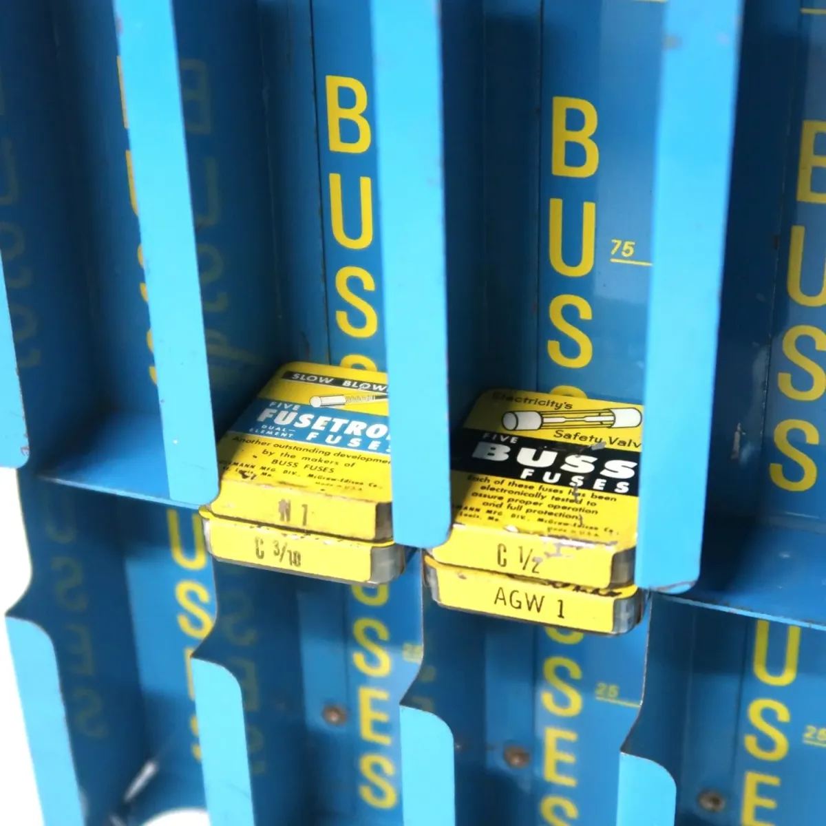 BUSS FUSES ビンテージ ストアディスプレイラック