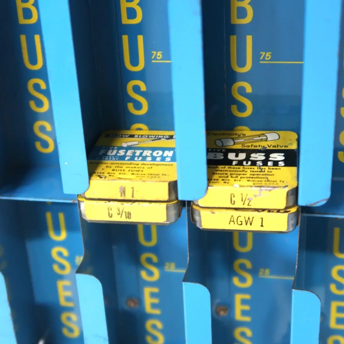 BUSS FUSES ビンテージ ストアディスプレイラック