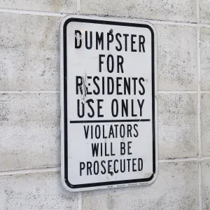 ビンテージ ロードサイン DUMPSTER FOR RESIDENTS USE ONLY
