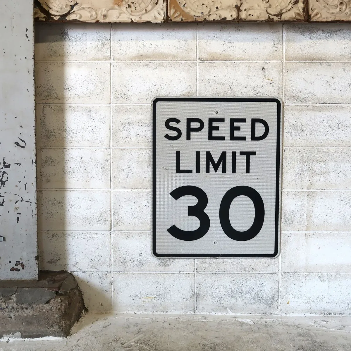 ロードサイン SPEED LIMIT 30