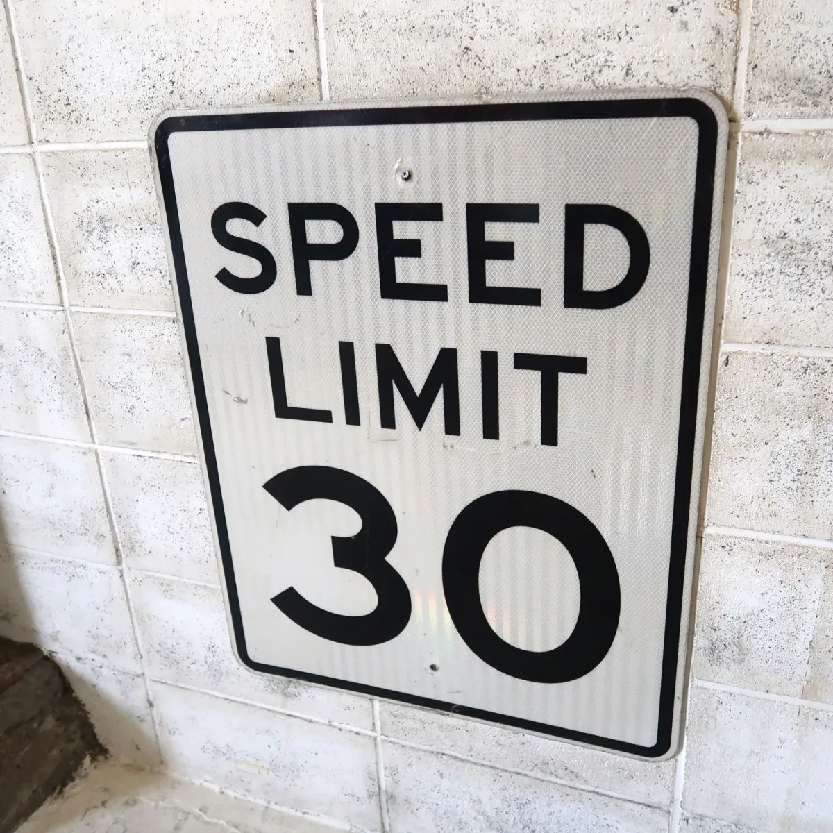 ロードサイン SPEED LIMIT 30