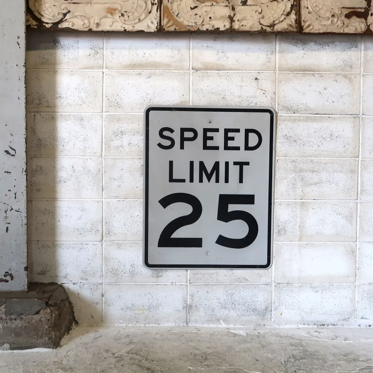 ロードサイン SPEED LIMIT 25