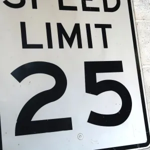 ロードサイン SPEED LIMIT 25