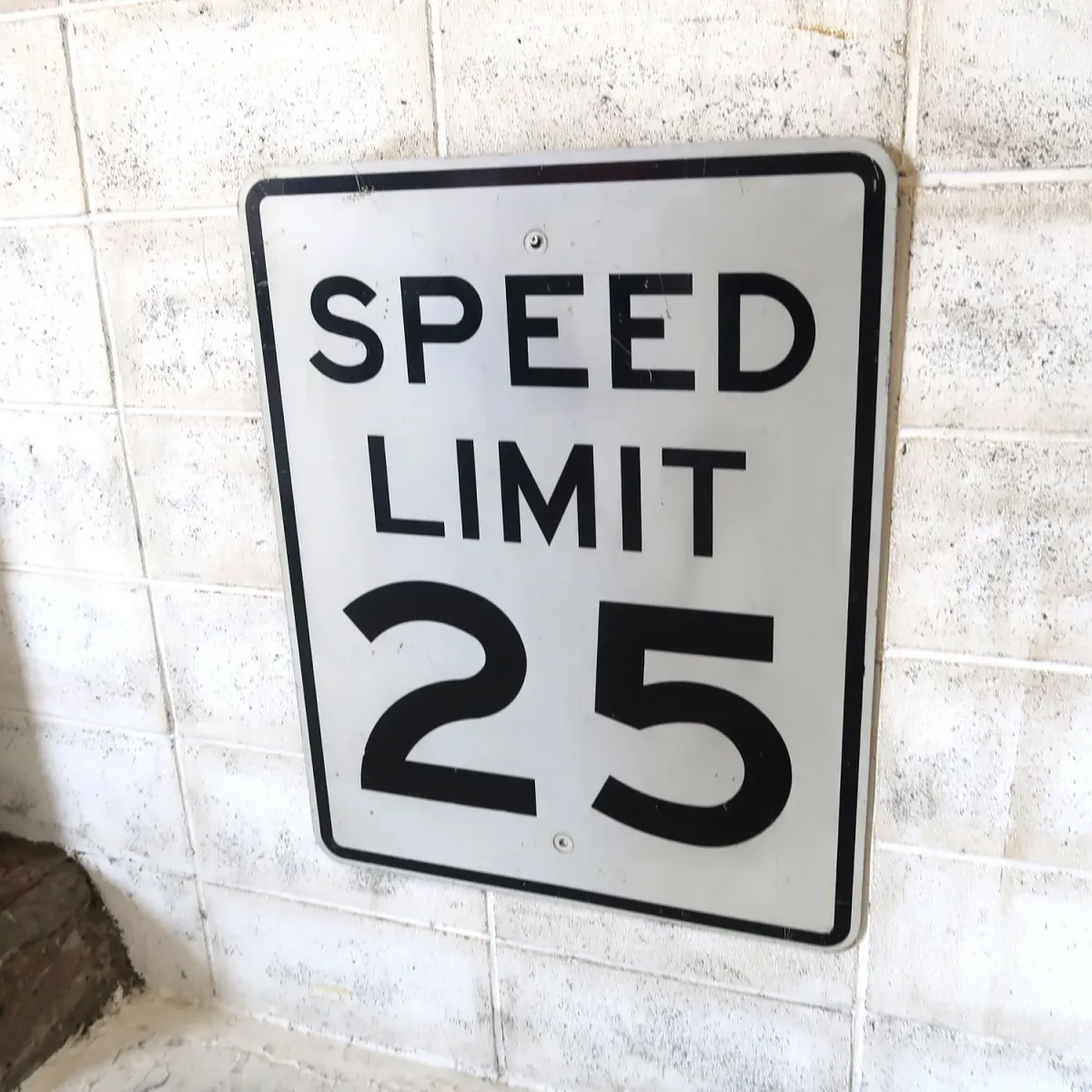 ロードサイン SPEED LIMIT 25