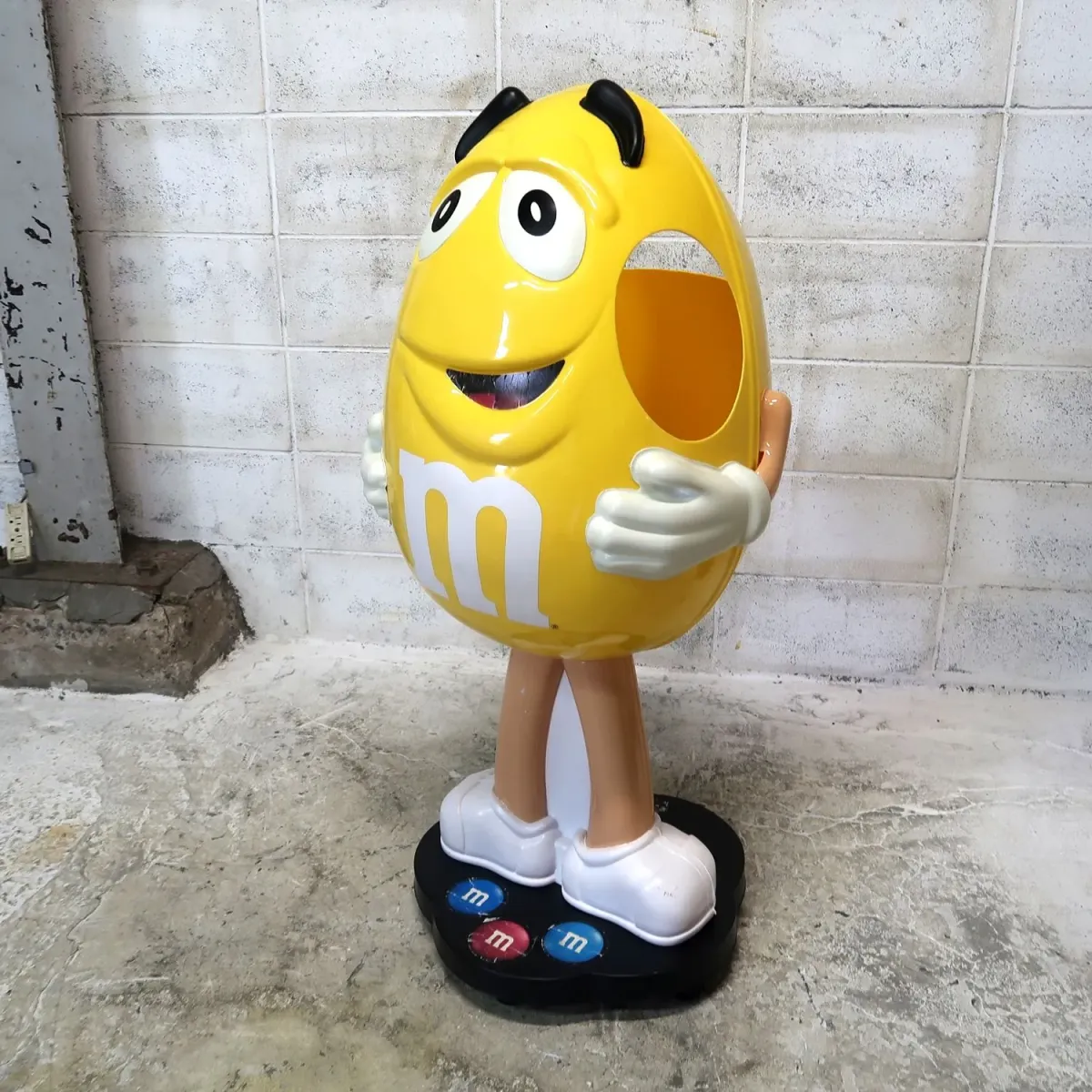 M&M's イエロー 大型 ストアディスプレイ