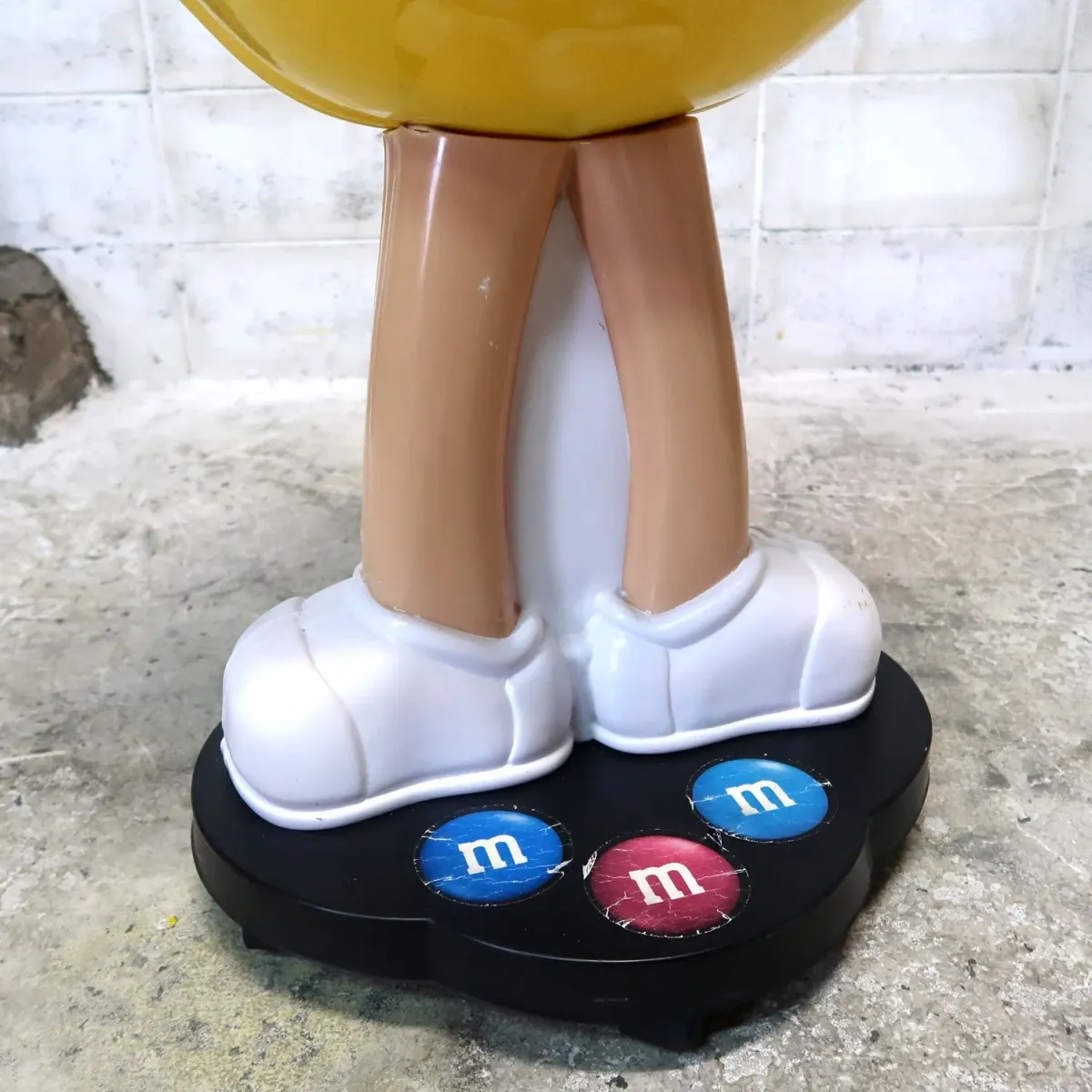 M&M's イエロー 大型 ストアディスプレイ