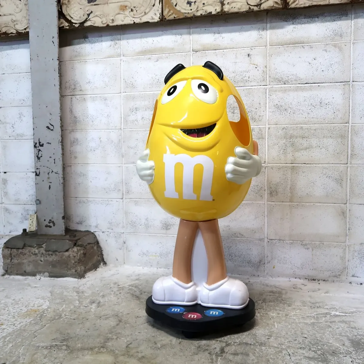 M&M's イエロー 大型 ストアディスプレイ