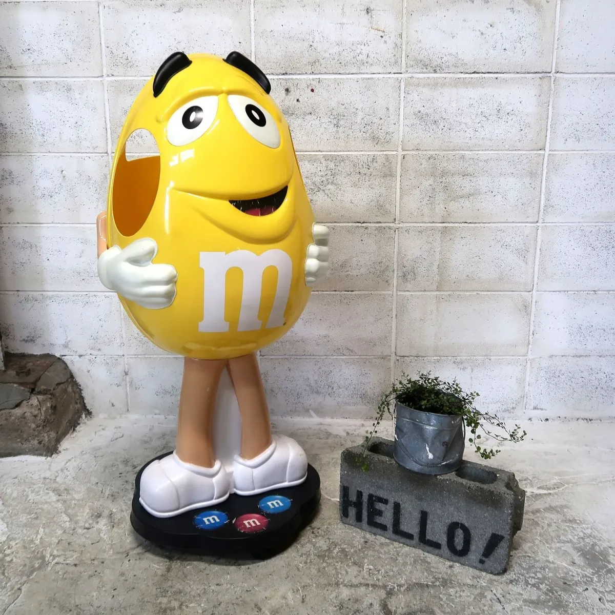 M&M's イエロー 大型 ストアディスプレイ