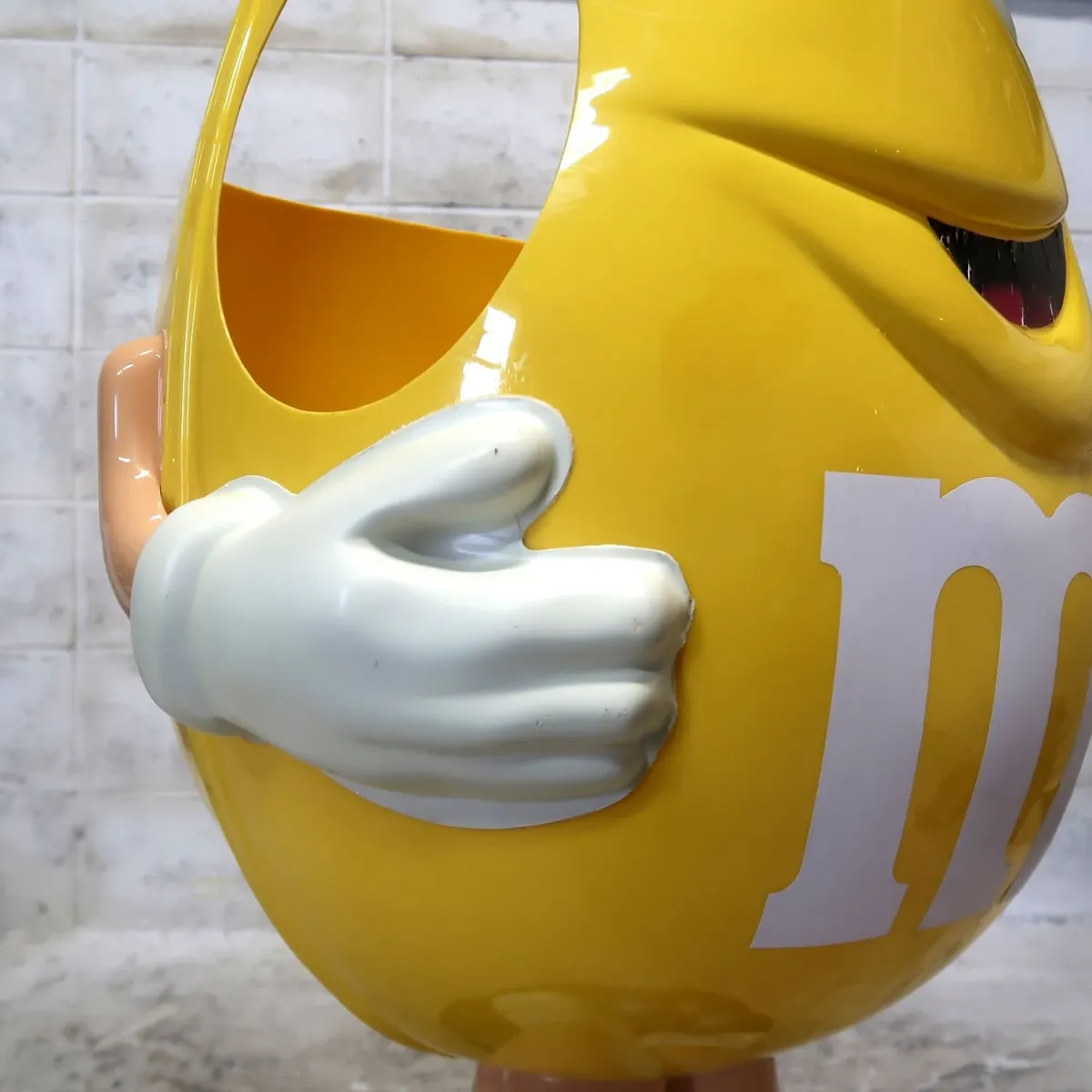 M&M's イエロー 大型 ストアディスプレイ