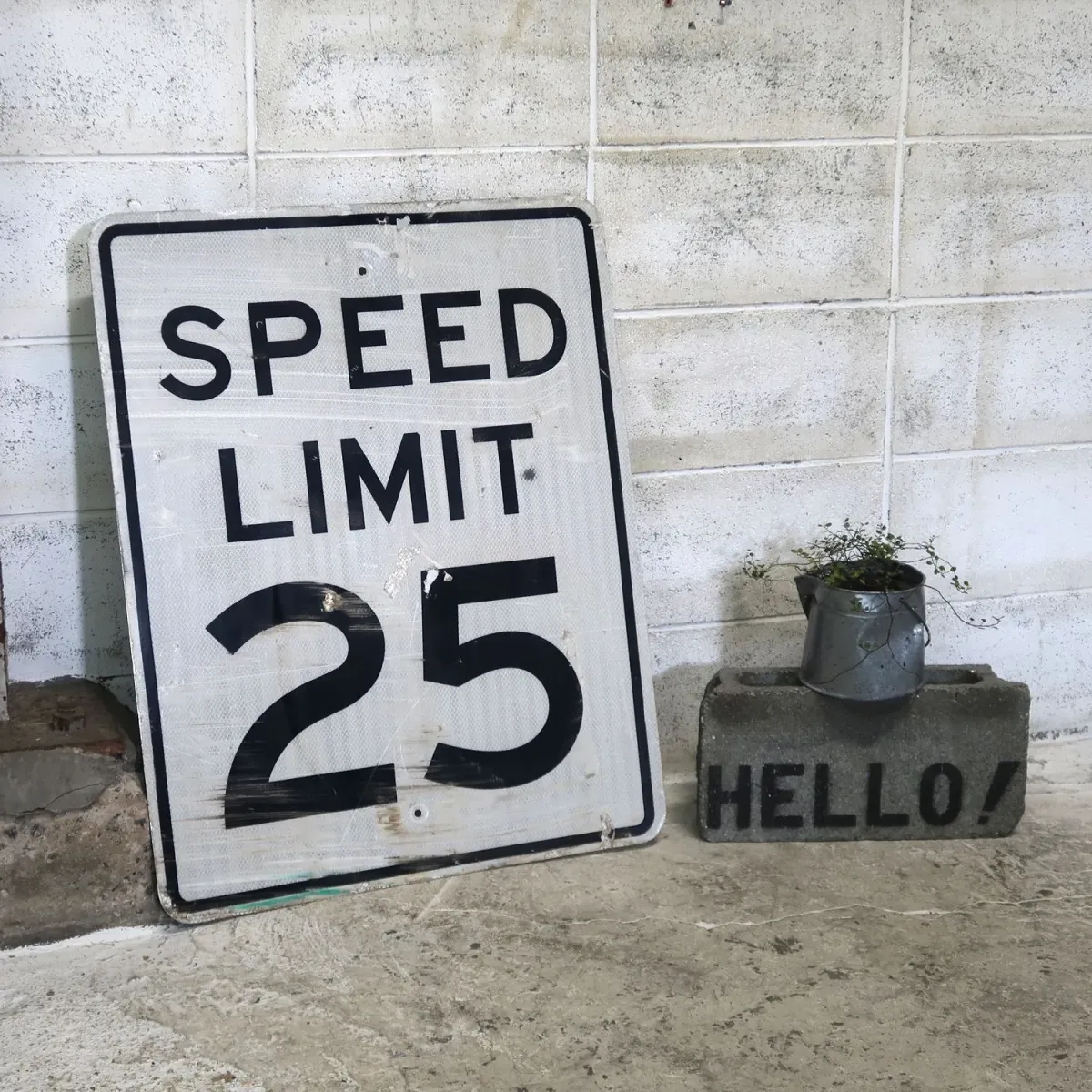 ロードサイン SPEED LIMIT 25