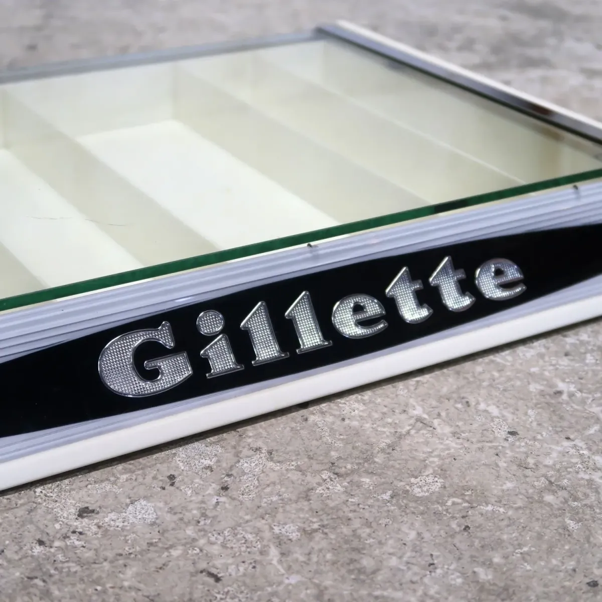 Gillette ビンテージ ショーケース