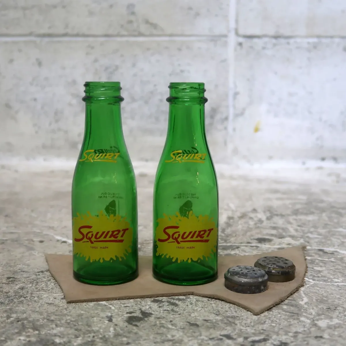 SQUIRT ビンテージ ボトル型 ソルト&ペッパー 2個セット