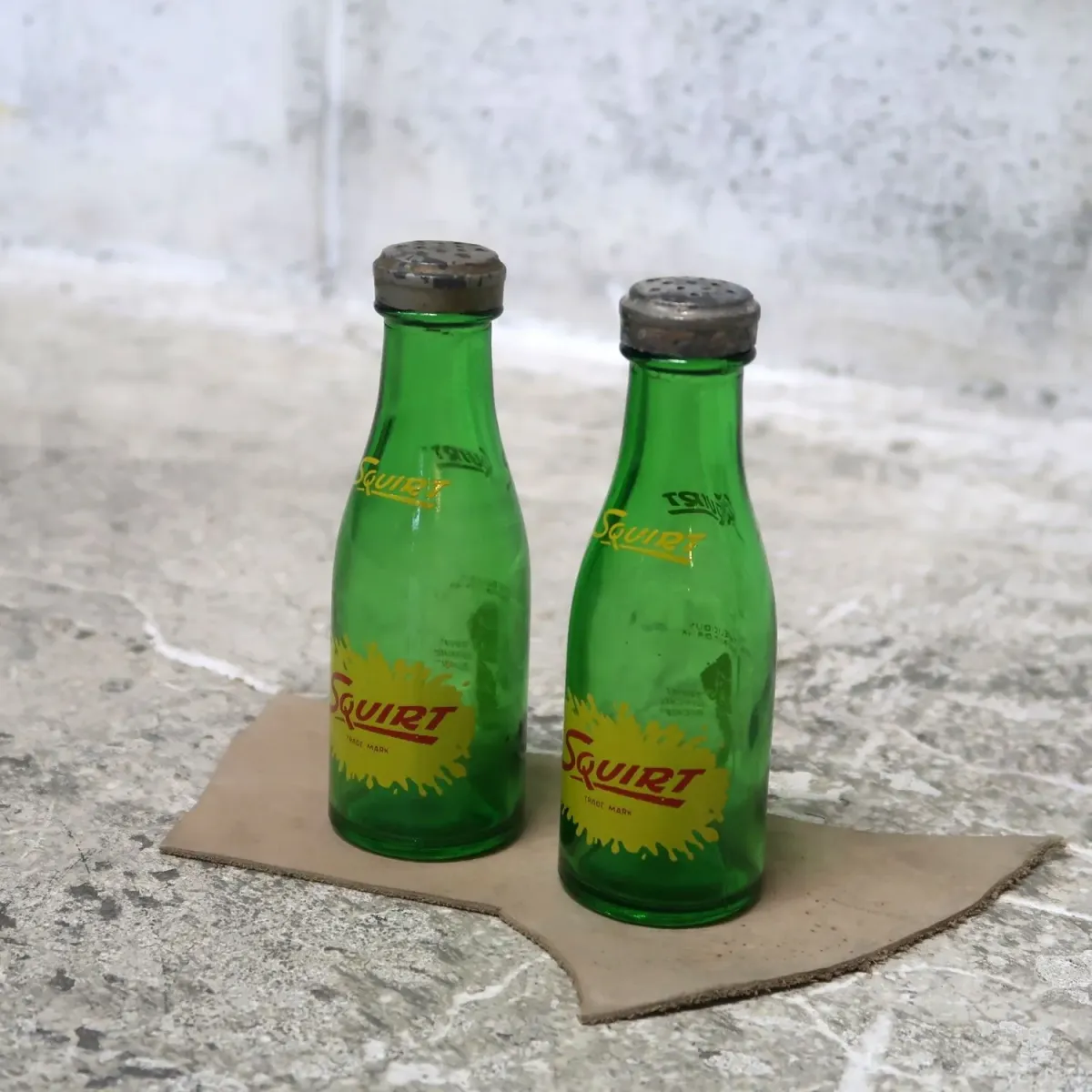 SQUIRT ビンテージ ボトル型 ソルト&ペッパー 2個セット