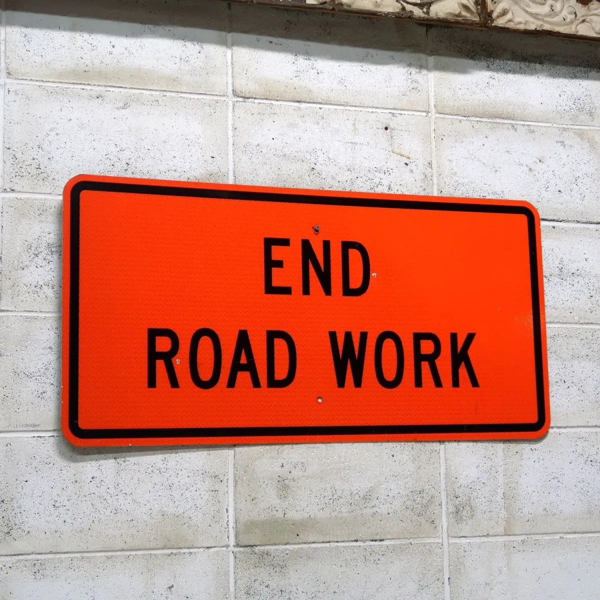 END ROAD WORK ロードサイン