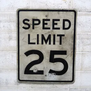 ロードサイン SPEED LIMIT 25