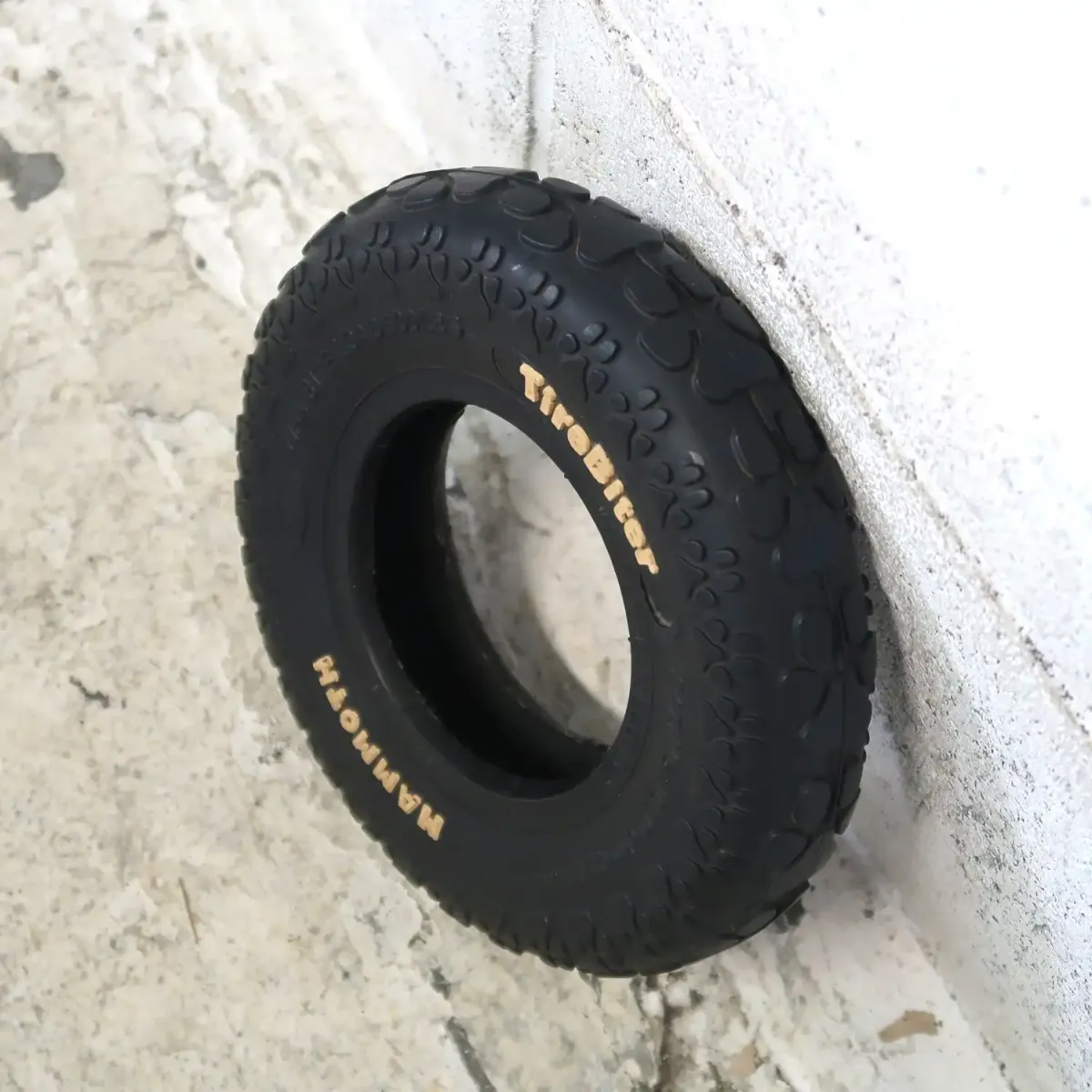 Tire Biter ドッグトイ